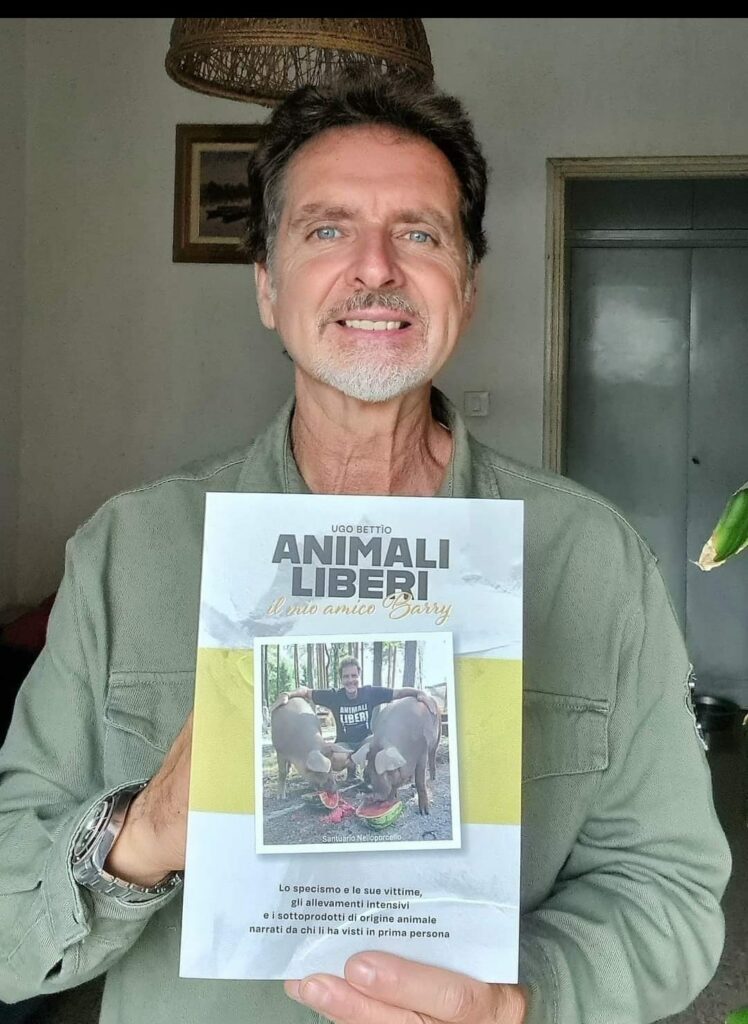 UGO BETTIO CON IL SUO LIBRO